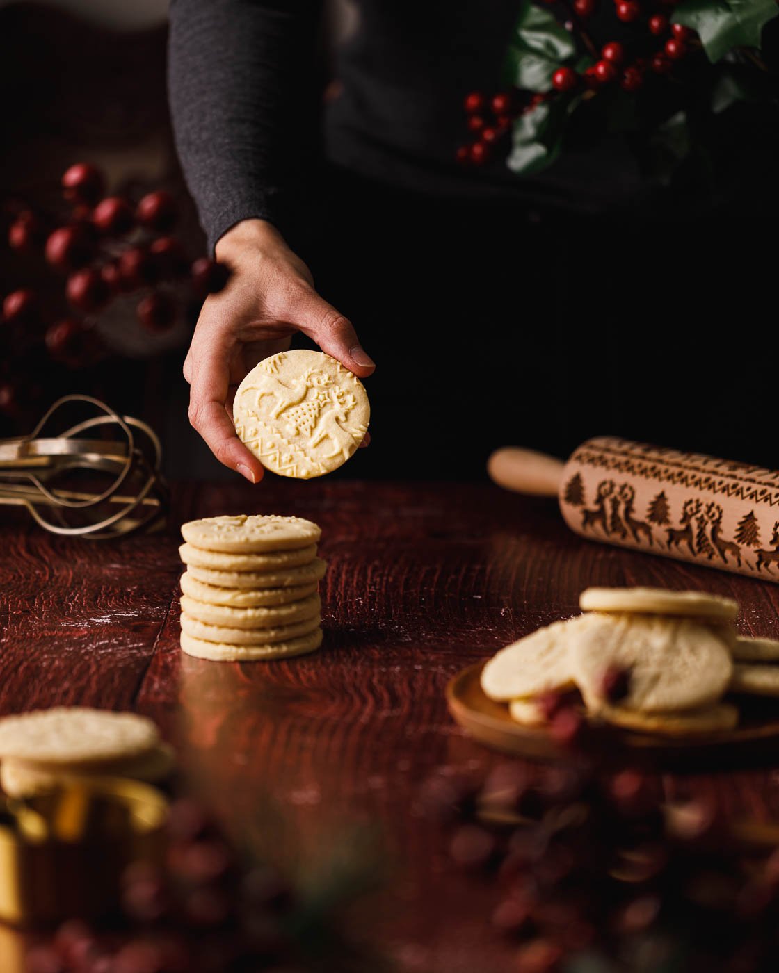 Easy embossed Rolling Pin Shortbread Cookie recipe - Sweet Fix Baker