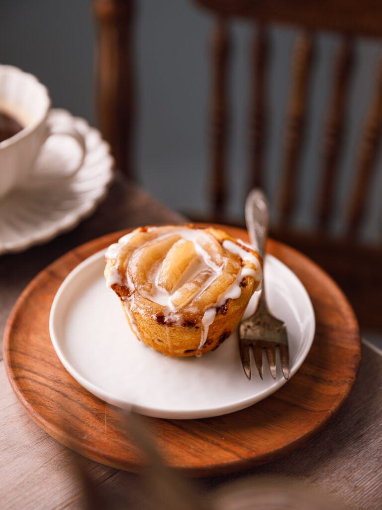 Easy 2-Ingredient Cinnamon Roll Apple Pie Cups