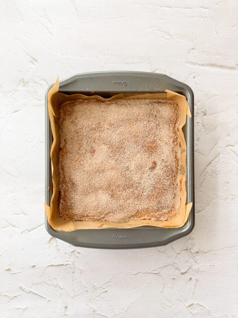 Cake topped with cinnamon sugar